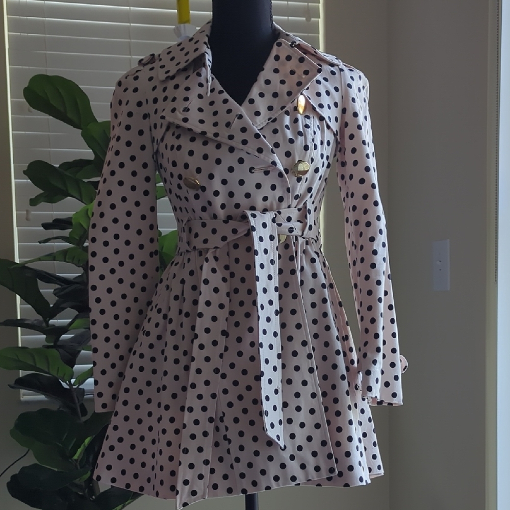 Topshop PETITE size 0, Black and Beige Polka Dot Long Sleeve Jacket